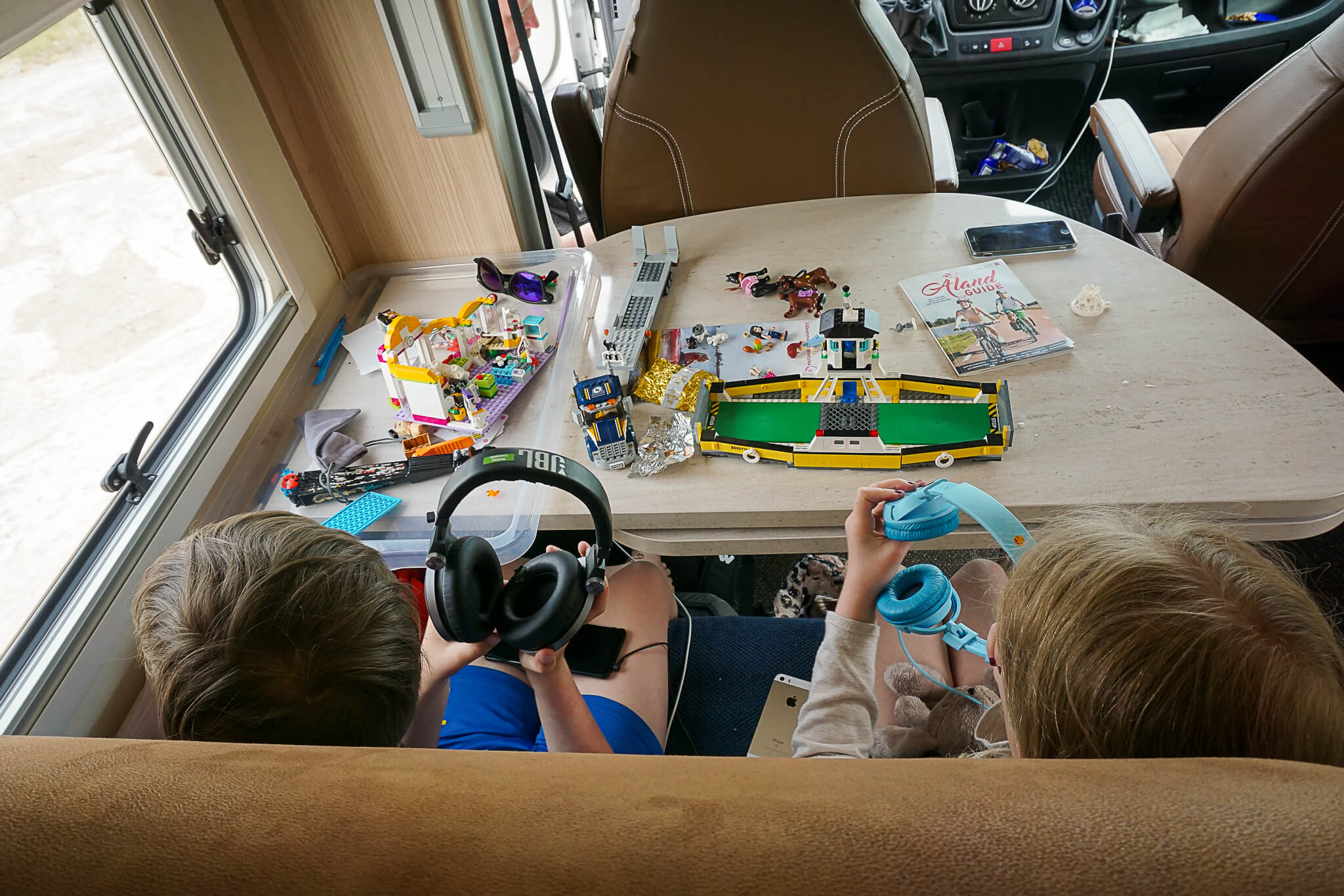 matkaauto-laste-istekohad